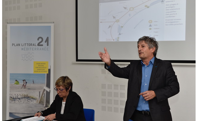 Didier Codorniou, vice-président de la Région et président du Parlement de la mer, a introduit la 1re rencontre territoriale du Plan Littoral 21 dans l'Aude, aux côtés de Béatrice Obara, sous-préfète de Narbonne © Antoine Darnaud