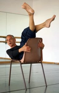 Avec "Les carnets de Mr Slapstick", le danseur et chorégraphe Pedro Pauwels crée un projet décliné sous des formes variées.