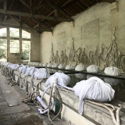 Les voix de l'eau - Installation dans le lavoir à Aubais ( Gard )