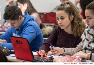 loRdi est proposé aux familles gratuitement dans les lycées labellisés numériques ou sous conditions de ressources.