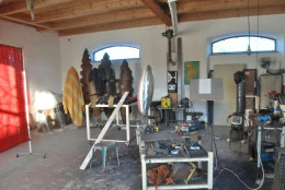 Atelier Félix Valdelièvre - <p>interieur de l'atelier de l'artiste sculpteur Félix Valdelièvre dans l'ancienne gare de Cases de Pène</p> - Félix Valdelièvre
