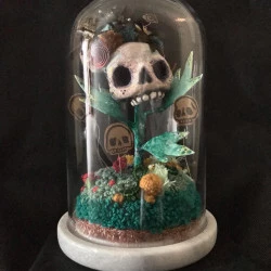 Memento mori - sculpture sous cloche technique mixte